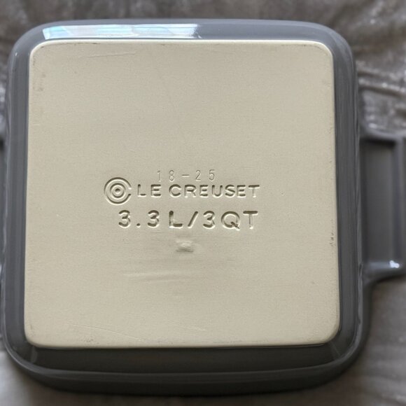 Le Creuset 3 Qt. Square Casserole Stoneware with Lid - Picture 5 of 5